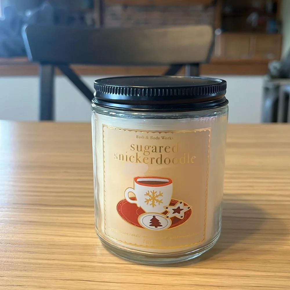 Bath & Body Works Single Wick Candle. Sugared Snickerdoodle.